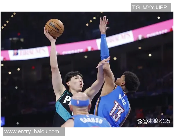 克林根在比赛中受伤手臂不适开拓者媒体人希望只是轻伤无大碍